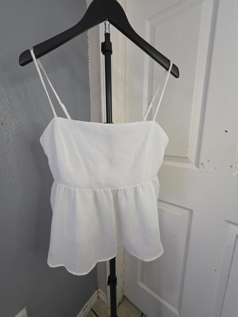 ​Elodie White Textured Smocked Peplum Cami Top Tank XL